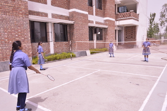 Badminton